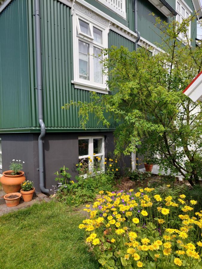 Old Charm Apartment - Keflavik Downtown Exterior foto